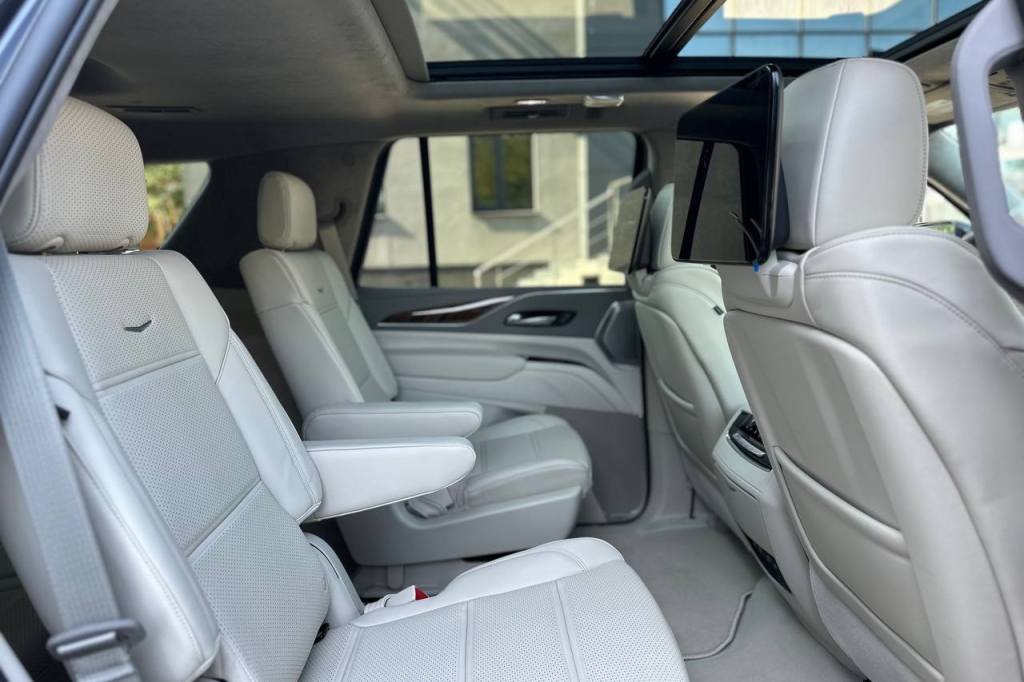 Cadillac Escalade PLATINUM 4WD 2022 фото Cadillac Escalade PLATINUM 4WD 2022 фото 17