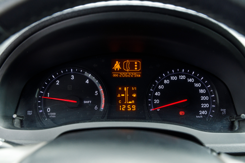 Toyota Avensis 2014 фото 27