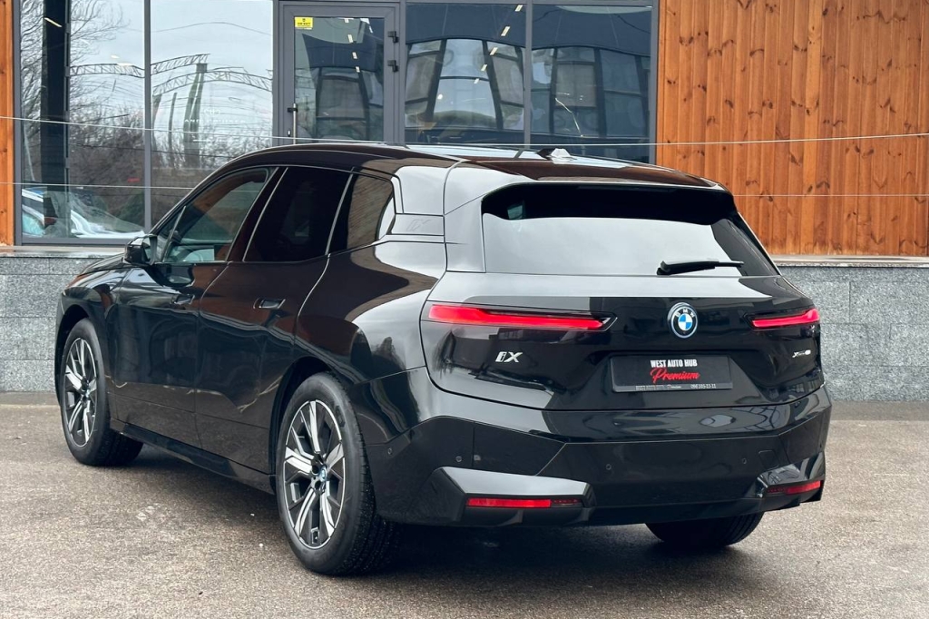 BMW iX xDrive40 2023 фото 3