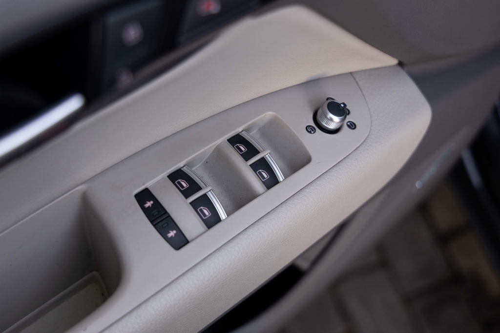 Audi Q7 Premium Plus 2015 фото Audi Q7 Premium Plus 2015 фото 14