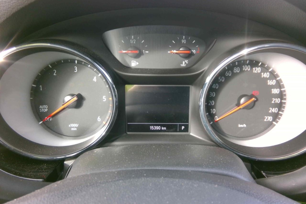 Opel Astra 2020 фото 4