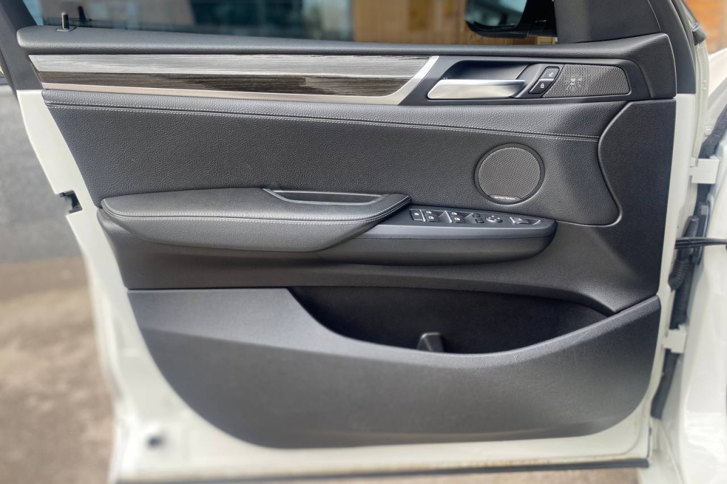 BMW X3 28i AT 2015 photo 8