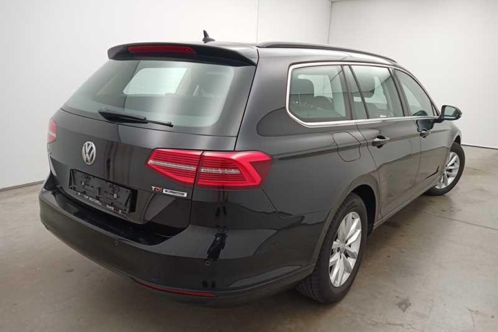 Volkswagen Passat Variant 2016 photo 2