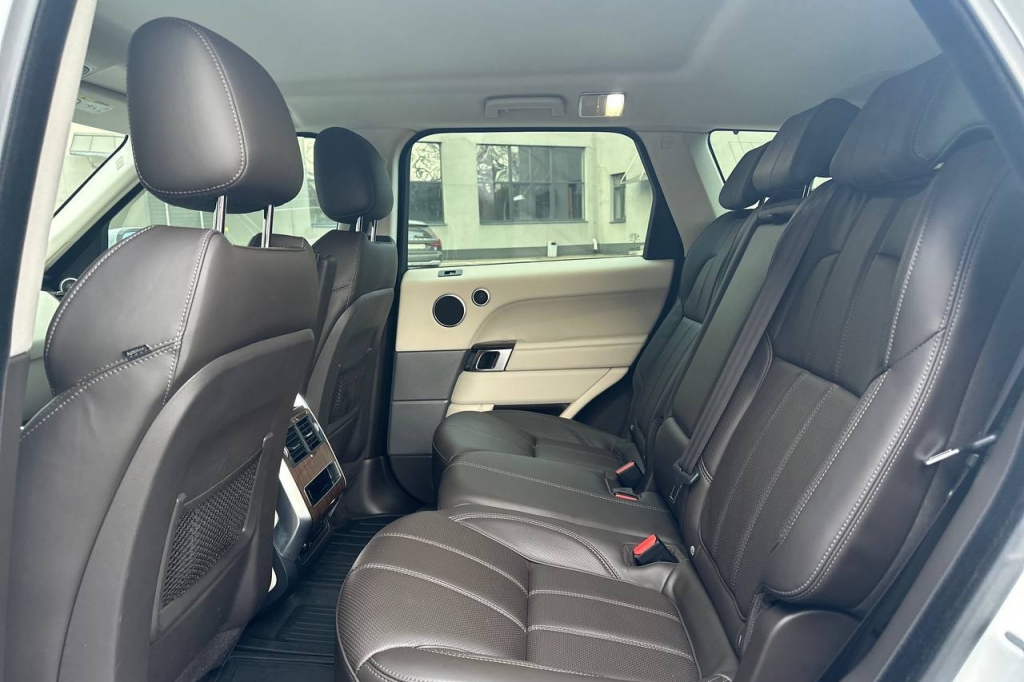 Land Rover Range Rover SE 2016 photo 16