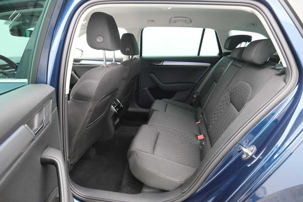 Skoda Superb Combi 2017 фото 4