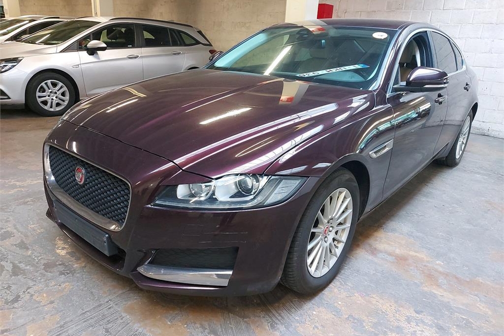 Jaguar XF 2018 фото 2