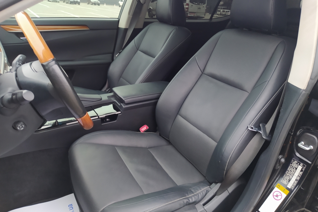 Lexus ES 300h HYBRID фото 15