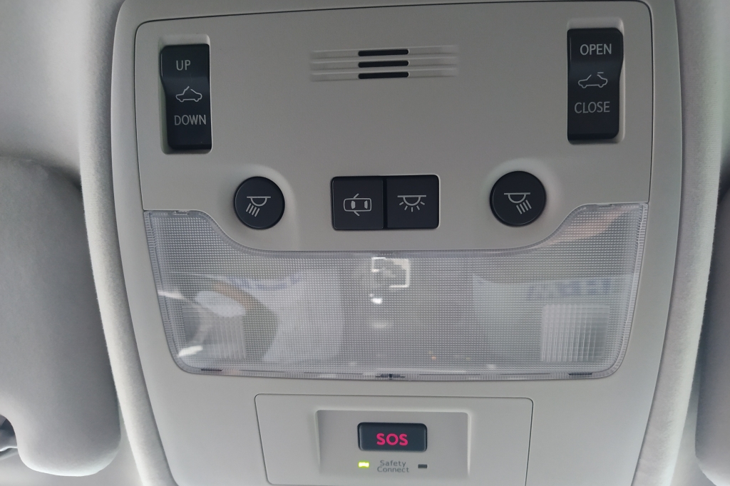 Lexus ES 300h HYBRID фото 24