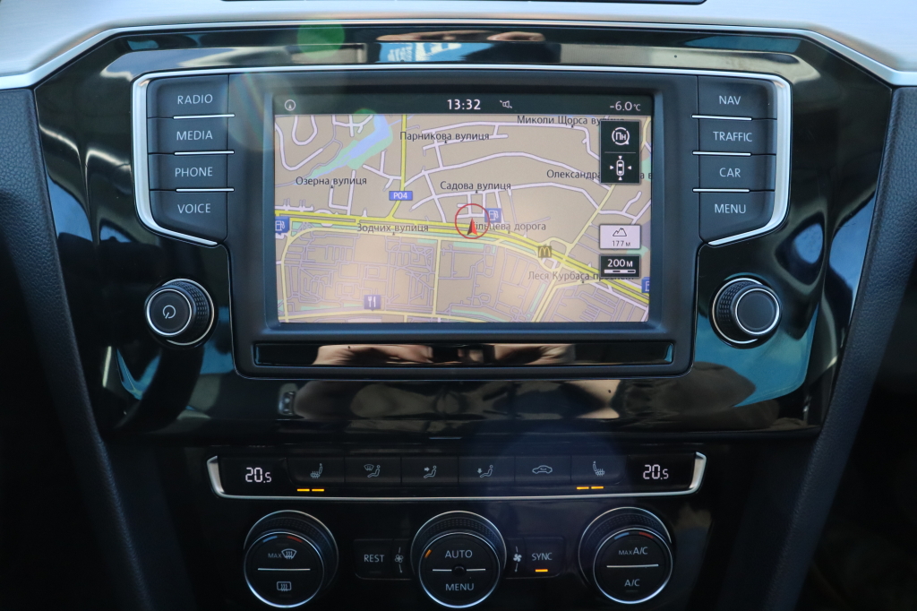 Volkswagen Passat B8 Highline photo 14