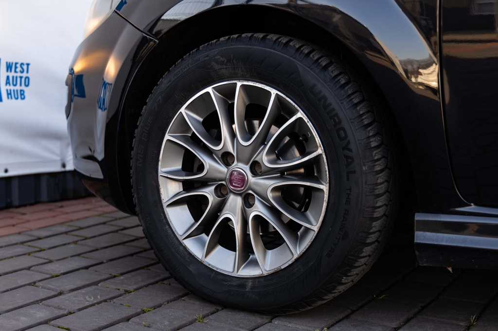 Fiat Punto Evo 2011 photo 1