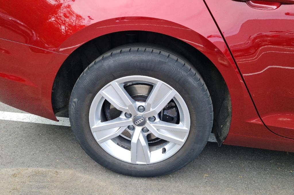 Audi A4 2017 photo 14