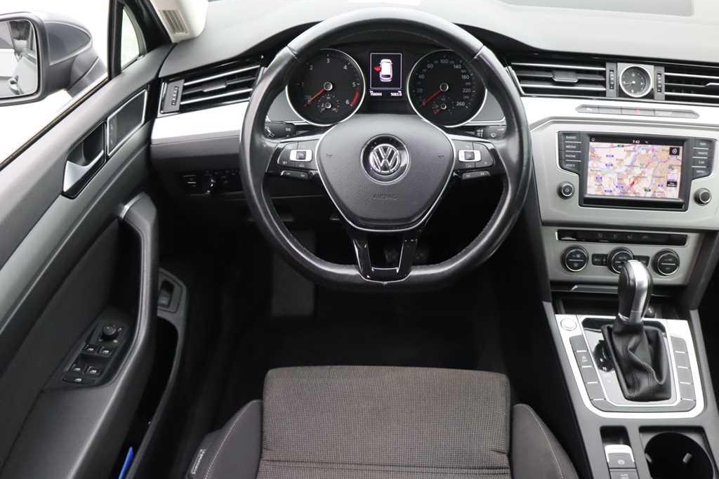 Volkswagen Passat Variant 2017 photo 1