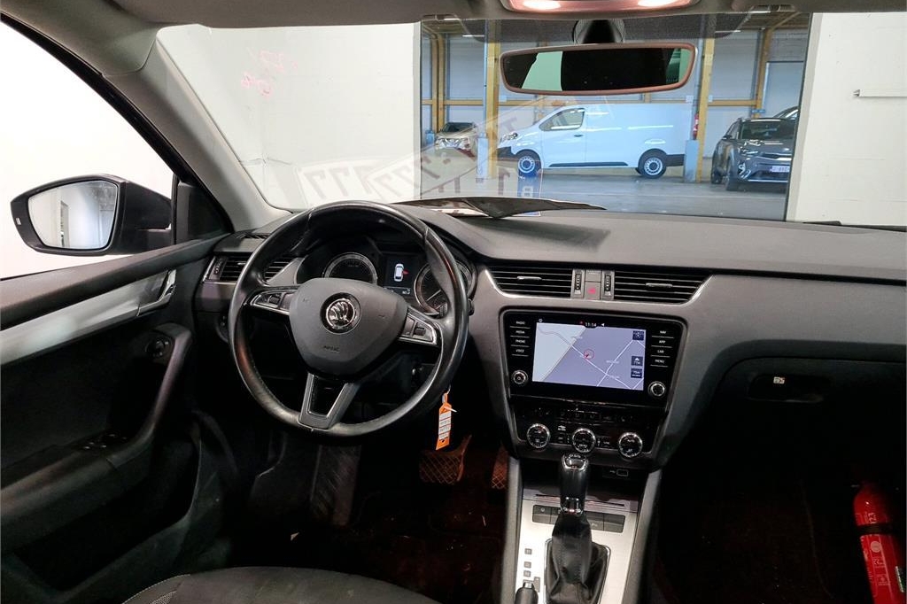 Skoda Octavia Combi 2018 photo 4