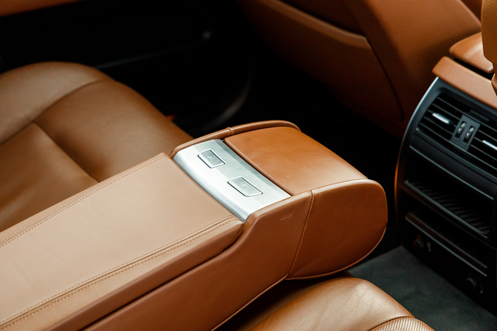 BMW 535 GT 2013 фото 30