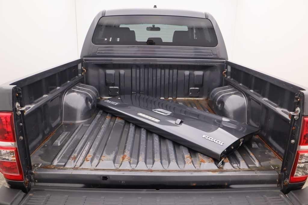 Toyota Hilux 2015 фото 33