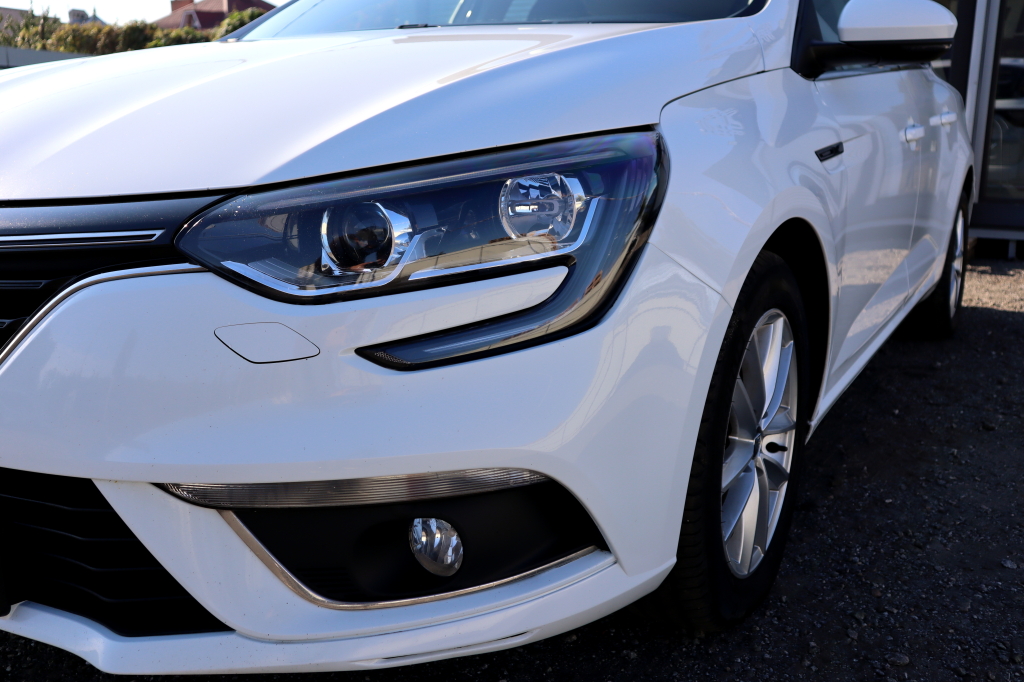 Renault Megane 2017 фото 14