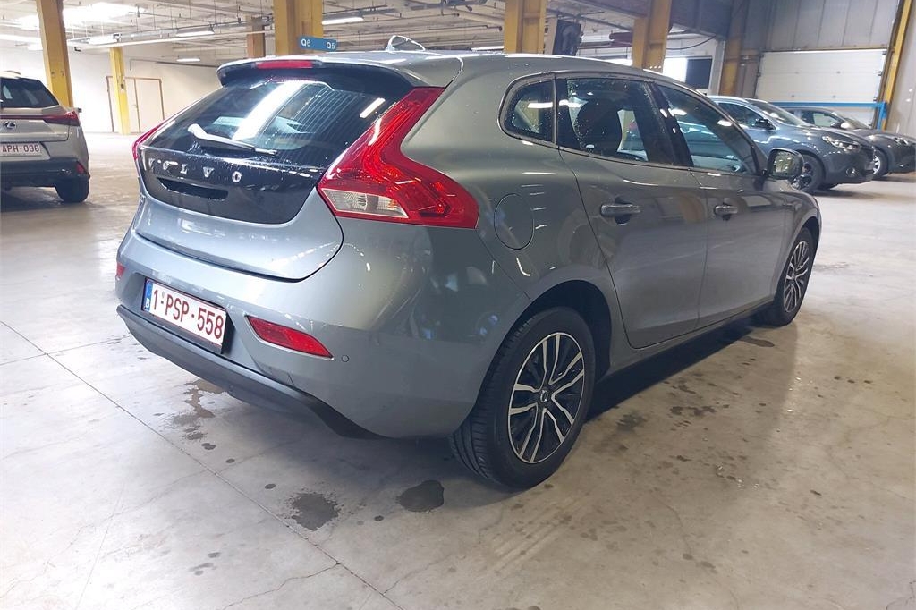 Volvo V40 2016 фото 6