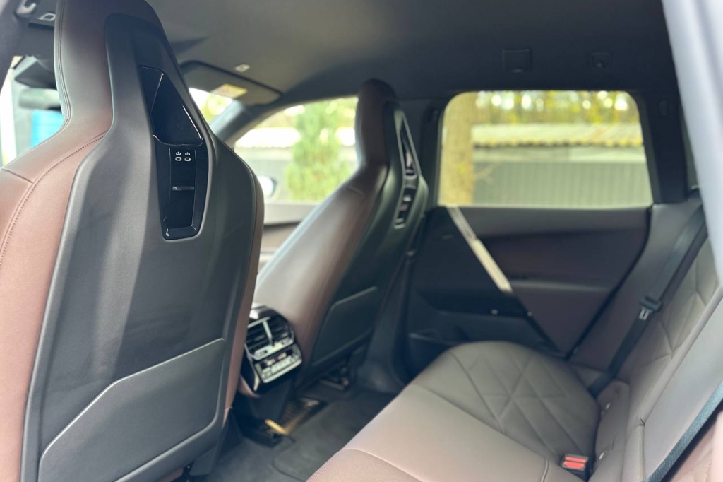 BMW iX xDrive40 2021 photo 14