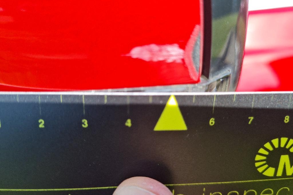 Jaguar XE 2016 photo 31