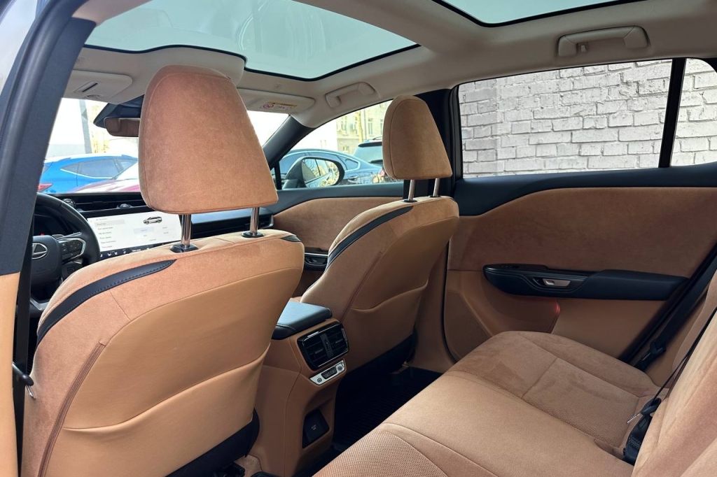 Lexus RZ 450e 2023 photo 15