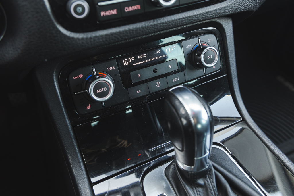 Volkswagen Touareg 2011 фото 23