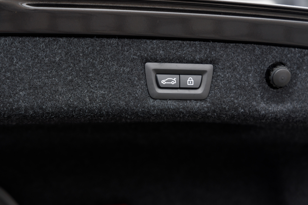 BMW 540 i xDrive 2017 фото 28