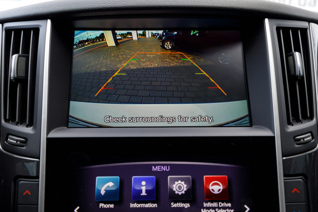 Infiniti Q50 фото 15