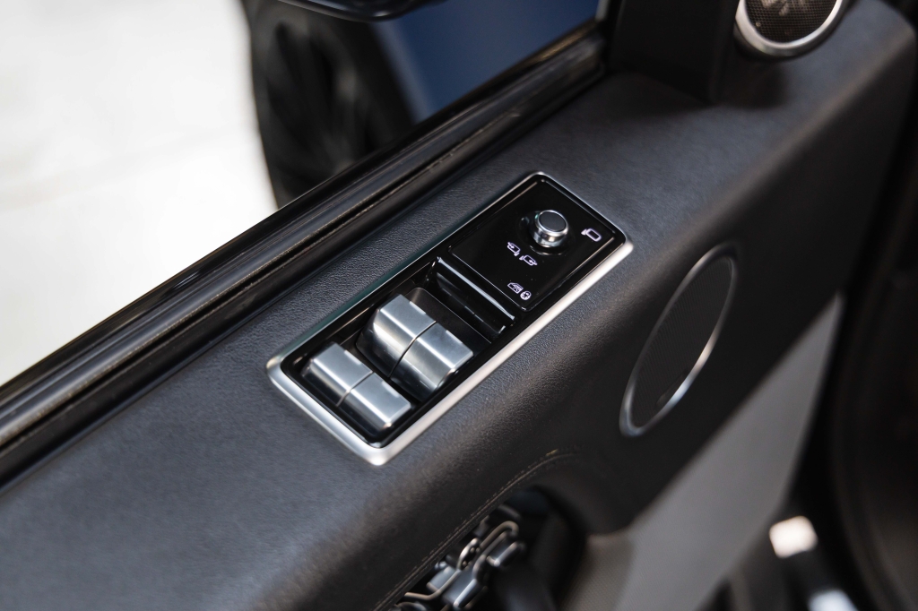 Land Rover Range Rover 2018 фото Land Rover Range Rover 2018 фото 16
