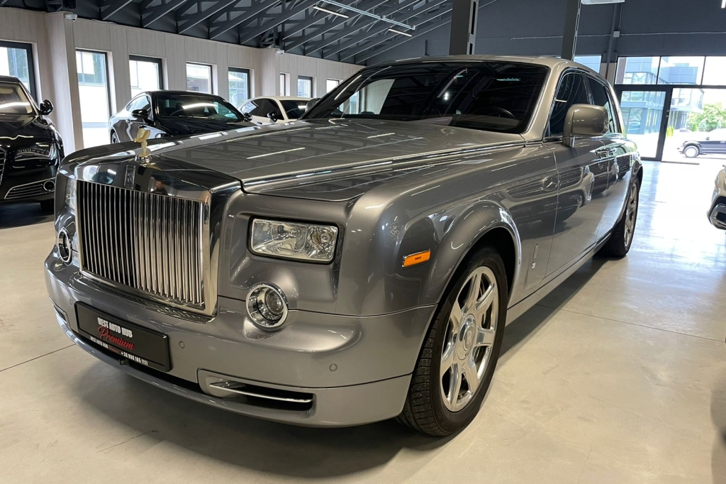 Rolls-Royce Phantom 2012 photo 1