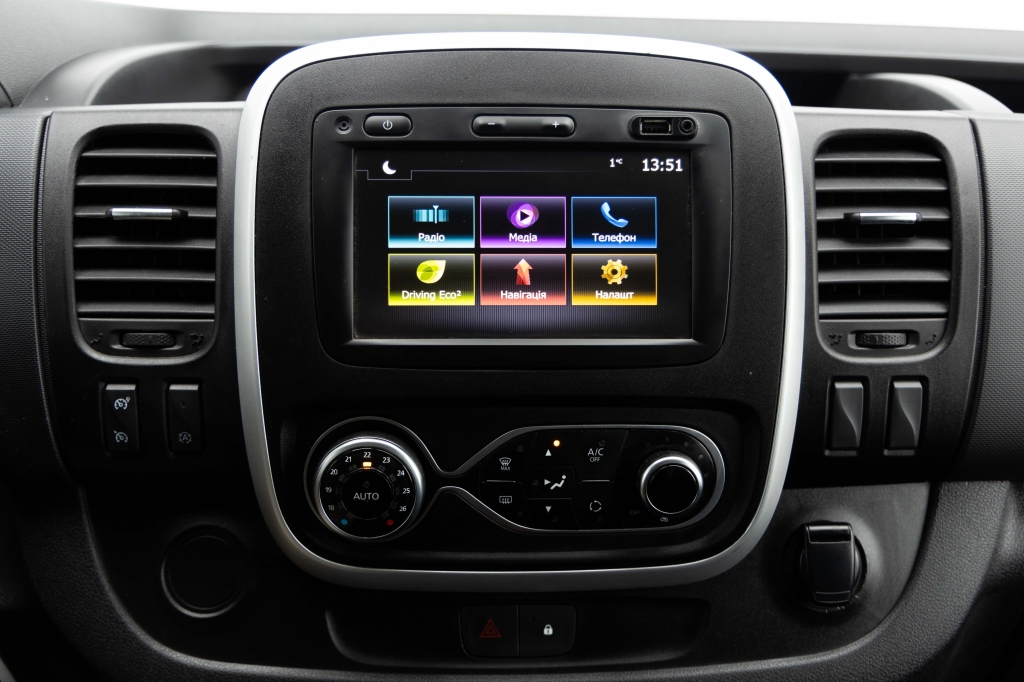 Renault Trafic 2019 photo 23