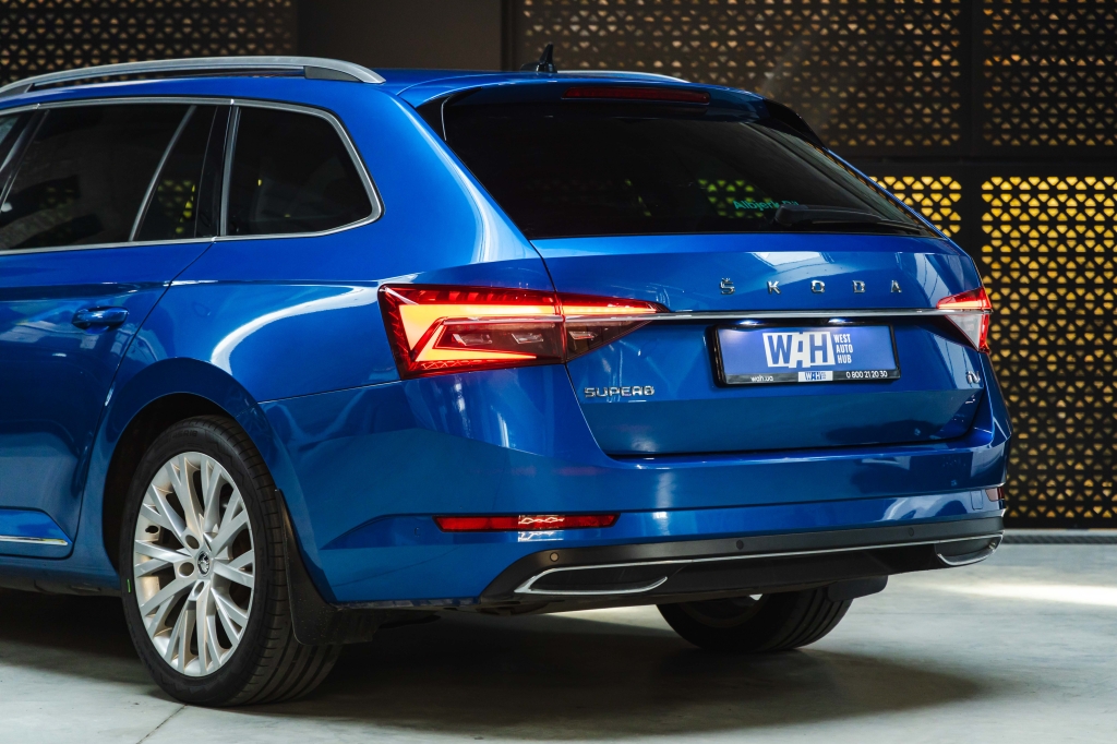 Skoda Superb Plug In Hybrid 2020 фото Skoda Superb Plug In Hybrid 2020 фото 12