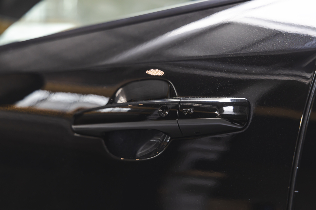 Jaguar E-Pace 2018 фото Jaguar E-Pace 2018 фото 14