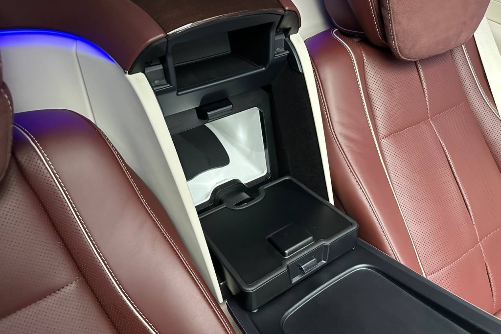 Mercedes-Benz Maybach 2021 фото Mercedes-Benz Maybach 2021 фото 26