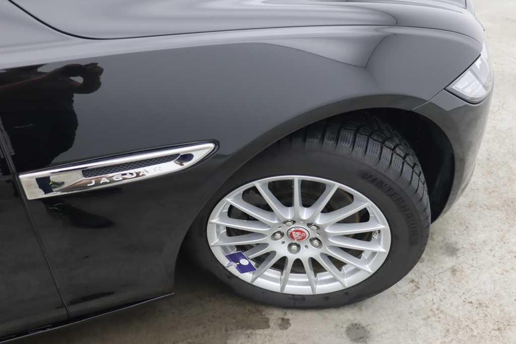 Jaguar XF 2017 фото 15