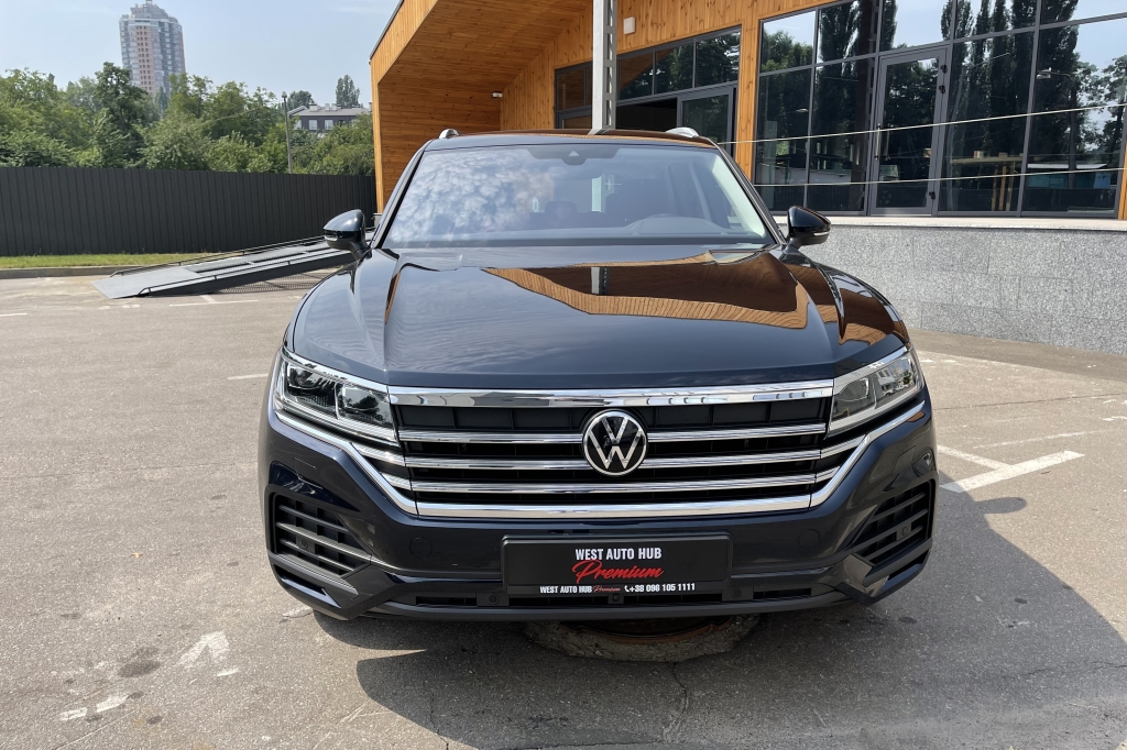 Volkswagen Touareg 2021 photo 1
