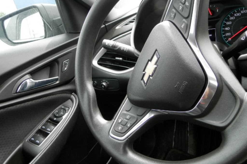 Chevrolet Malibu LE 2018 фото 17