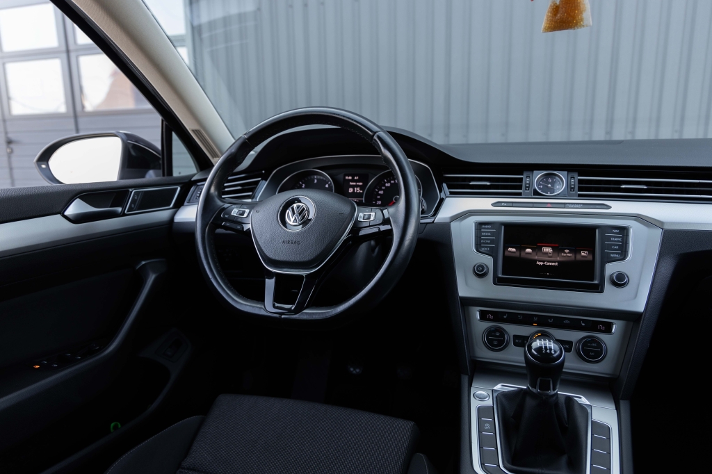 Volkswagen Passat B8 2015 фото Volkswagen Passat B8 2015 фото 26
