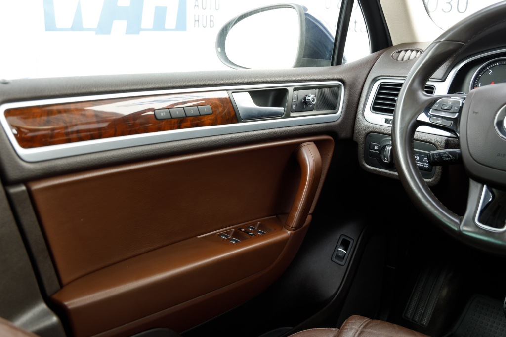 Volkswagen Touareg 2012 фото 25