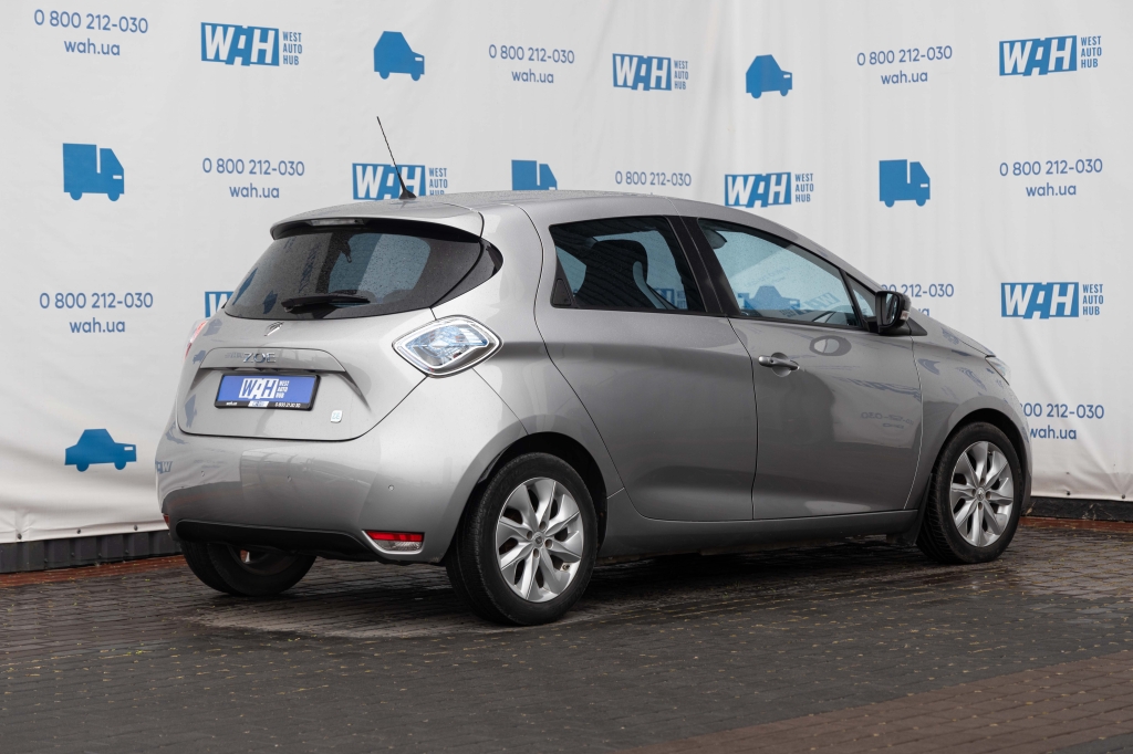 Renault Zoe 2015 фото 6