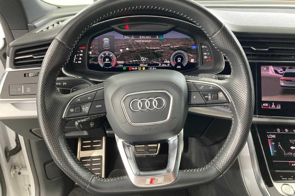 Audi Q8 2019 фото 5