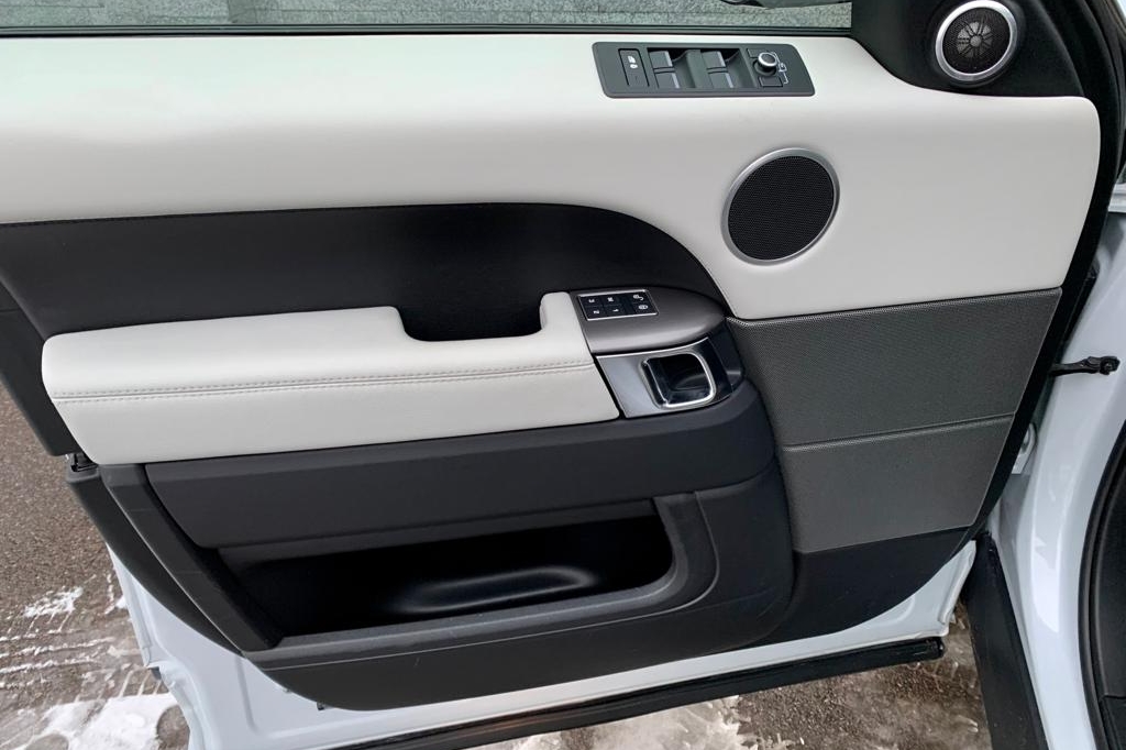 Land Rover Range Rover Sport 2016 фото 17