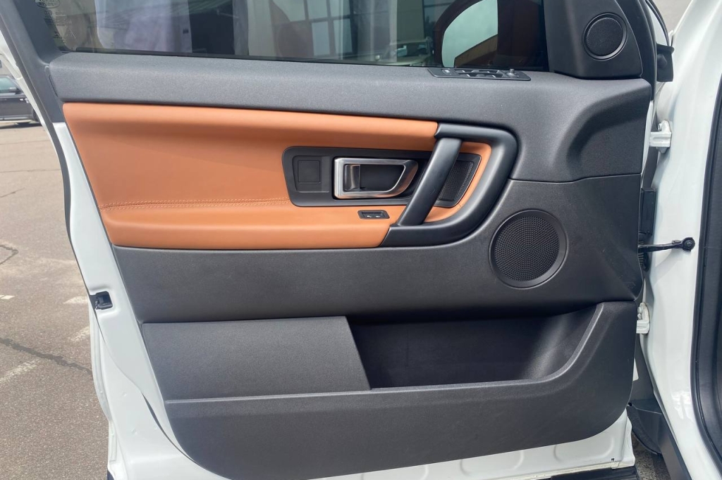 Land Rover Discovery Sport 2017 photo 8