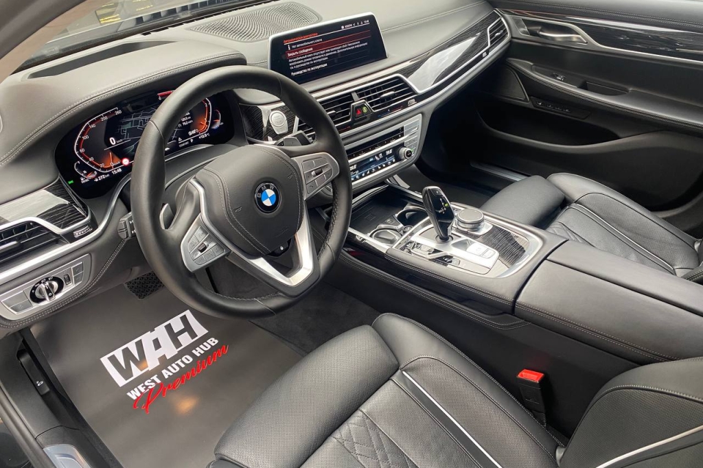 BMW 740 xDrive 2019 фото 10