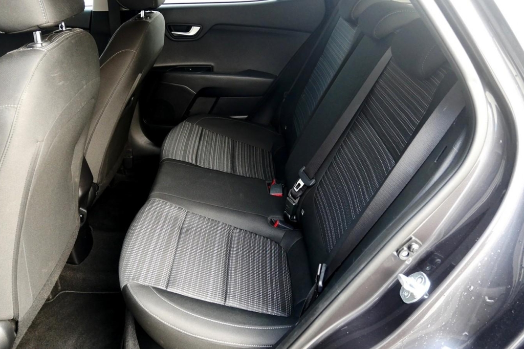 Kia Stonic 2020 фото 6