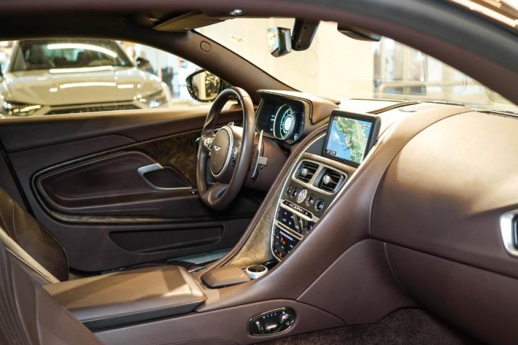 Aston Martin DB11 2018 photo 6