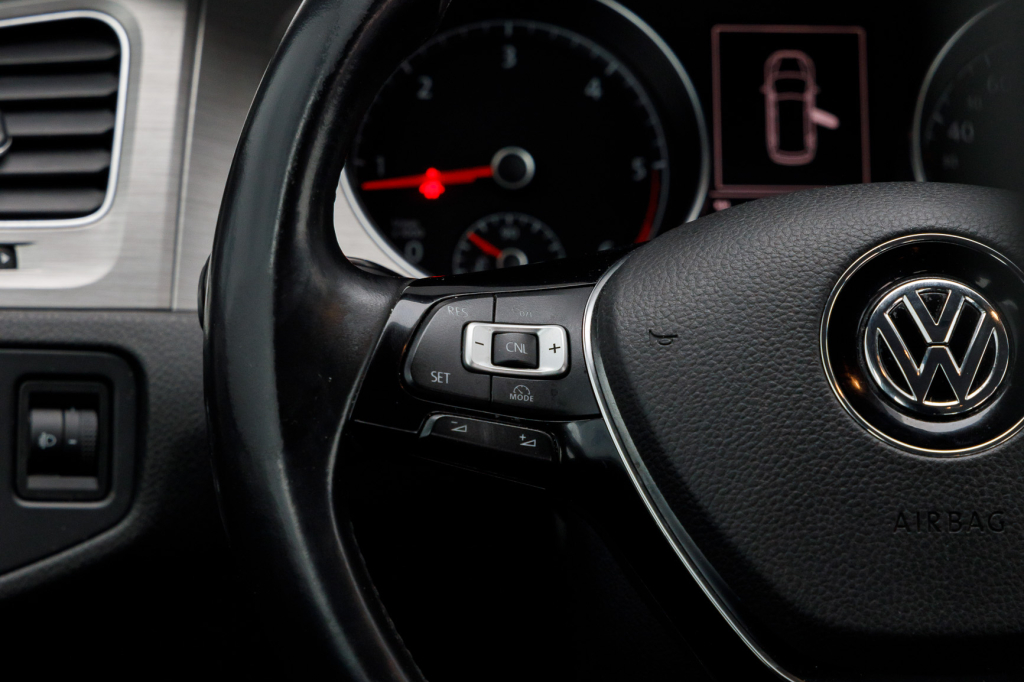 Volkswagen Golf VII photo 10