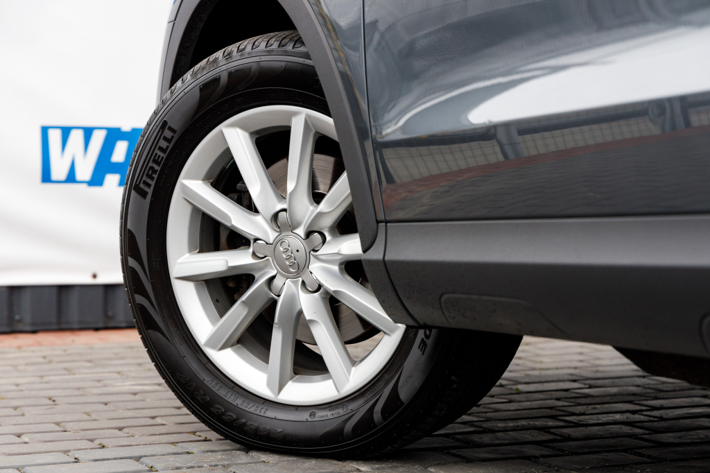 Audi Q3 2012 photo 8