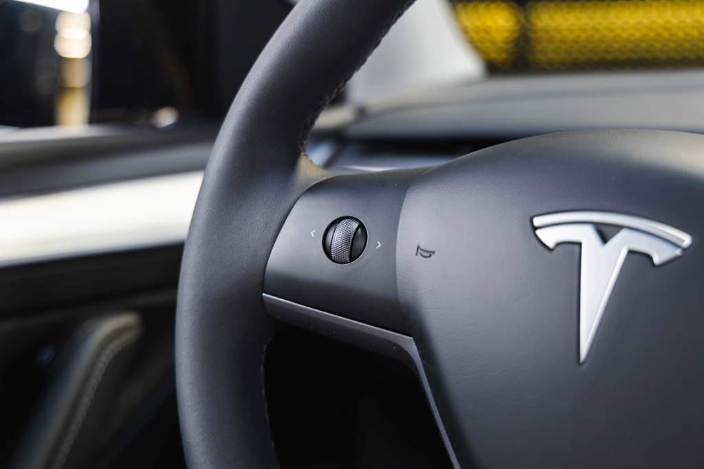 Tesla Model Y Long Range 2024 фото Tesla Model Y Long Range 2024 фото 21