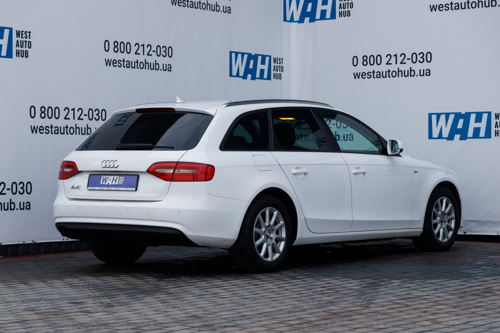 Audi A4 S Line photo 3