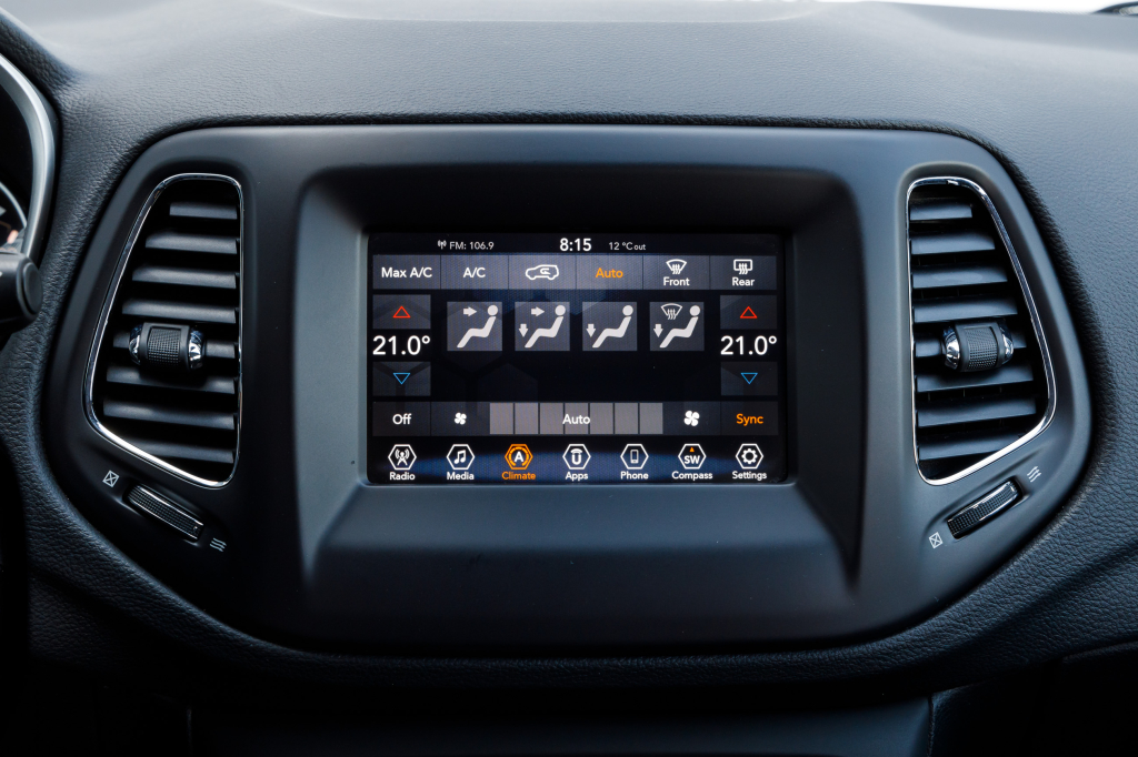 Jeep Compass 2018 фото 18